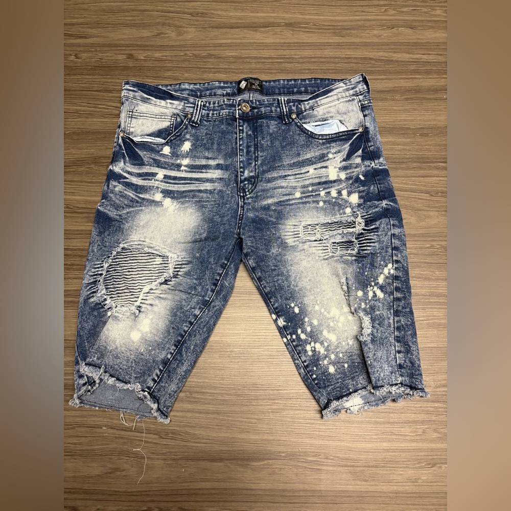 Road Narrows Bleached Distressed Shorts Size 38